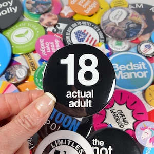 18: echte knopbadge voor volwassenen
