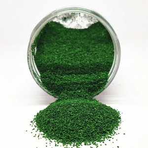 Miniature Grass Powder: 1/35 Scale Diorama Terrain - Model Scenery