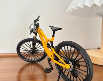 Mini Metal Mountain Bike | Alloy Finger Bicycle | Miniature Racing Model Toy for Boys