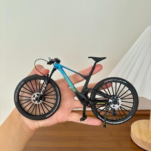 1:8 Mini-legeringscykel – Fingercykelleksak för vuxna och pojkar (flerfärgad)