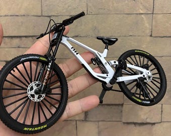 Mini 1:8 Alloy Bicycle Model Diecast White 41A Finger Bike Collectible Simulation Gift