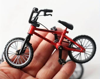 Modelo de bicicleta de aleación a escala 1:12, minibicicleta de metal decorativa, accesorio creativo para jardín.