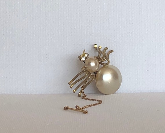 Antique Spider brooch w security chain gold tone