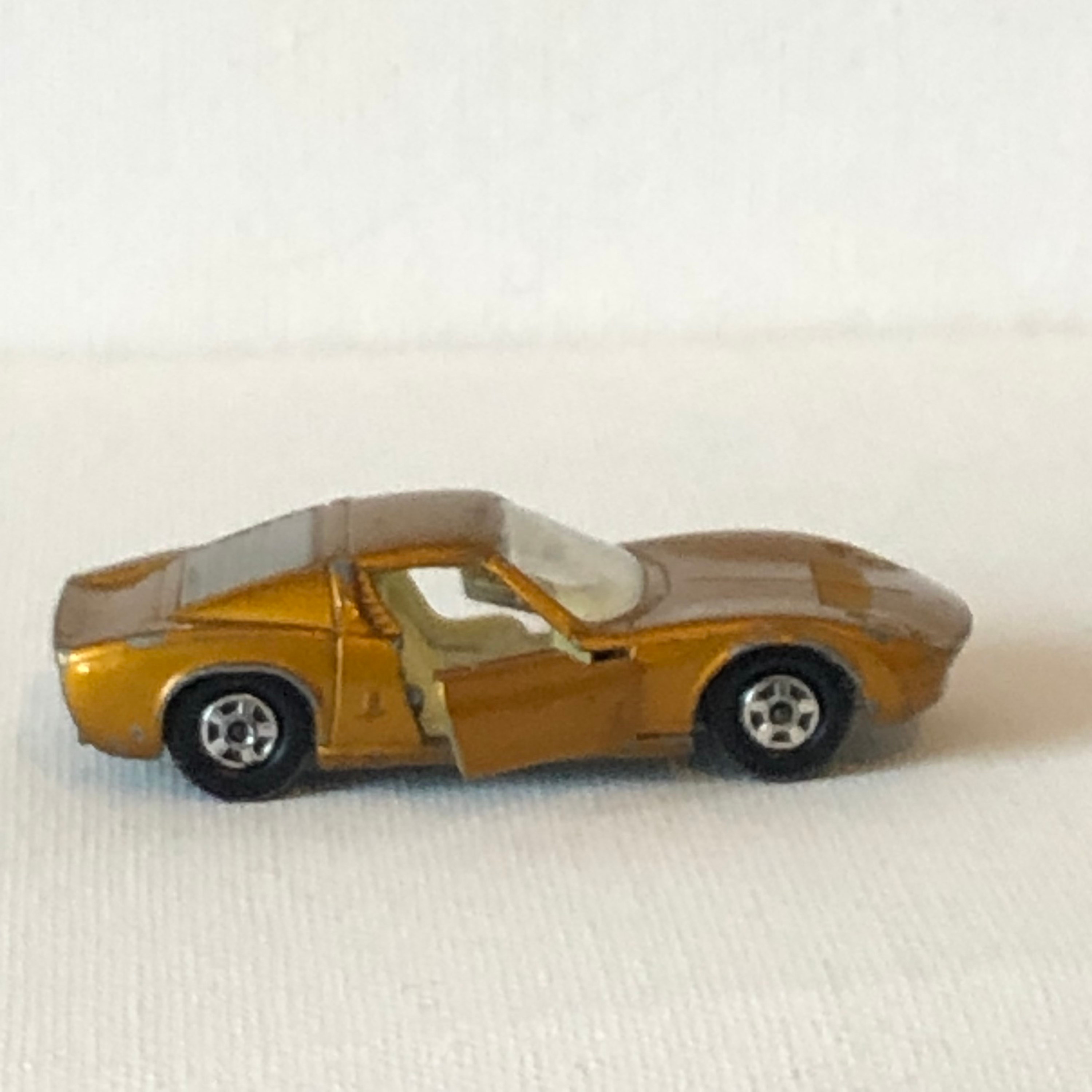 Amazon.com: Matchbox 2017 Lamborghini Miura P400 S Blue Car