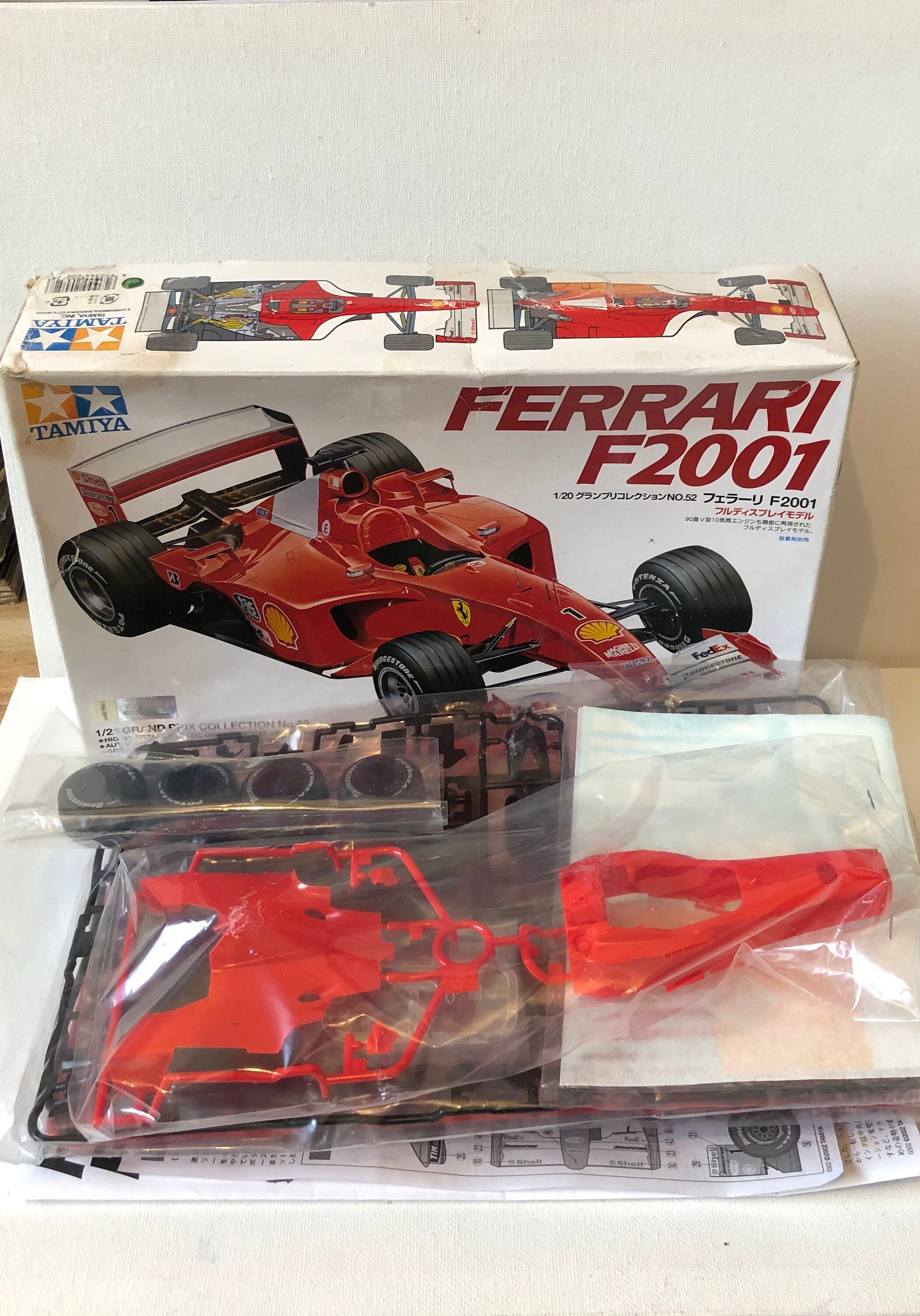 Vintage TAMIYA Ferrari F2001 Model racing car 1/20 Grand Prix