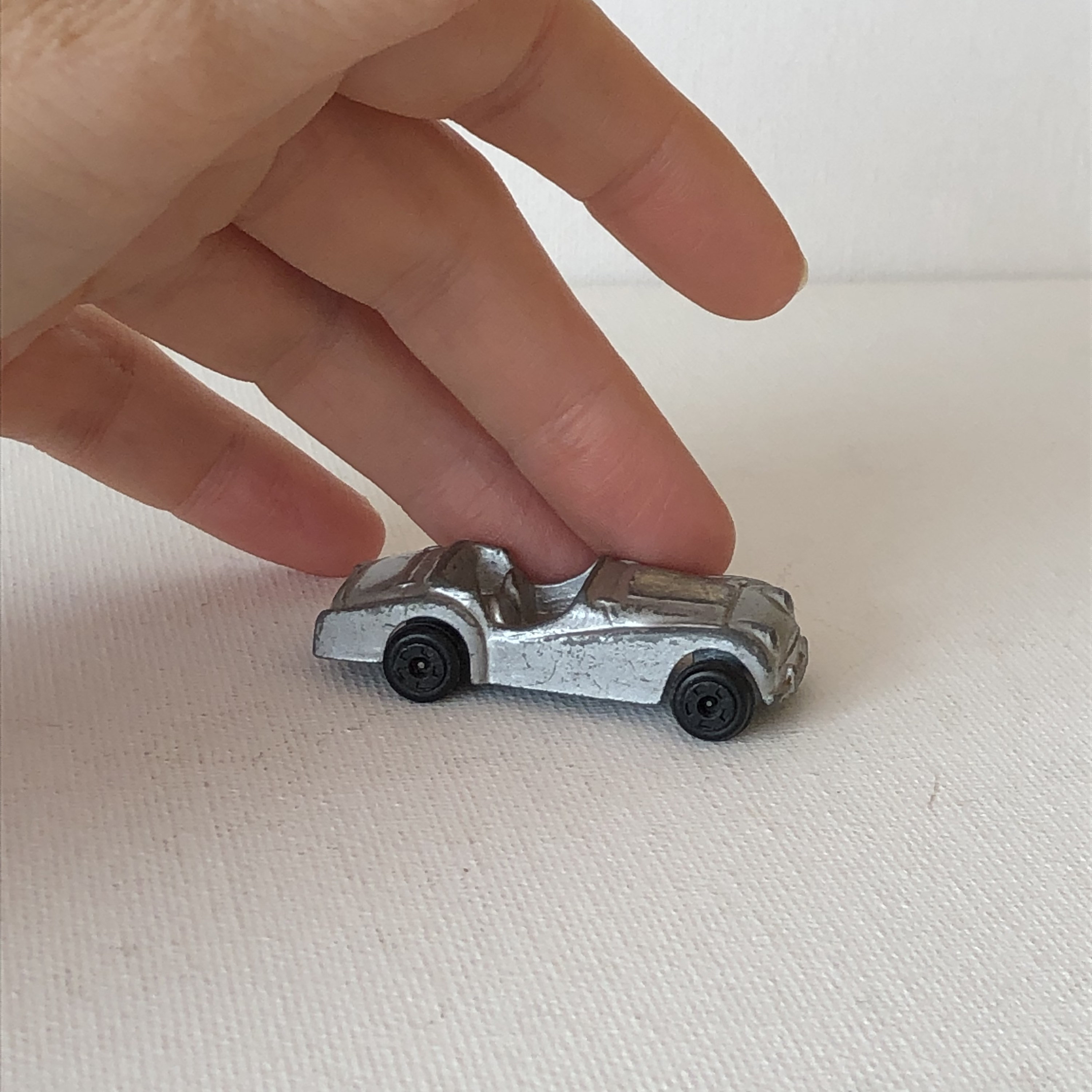 飾り台ミニチュアカーThe Classic Cars of the 50's Amazon.com: JMBricklayer Vintage Cars Building Sets for