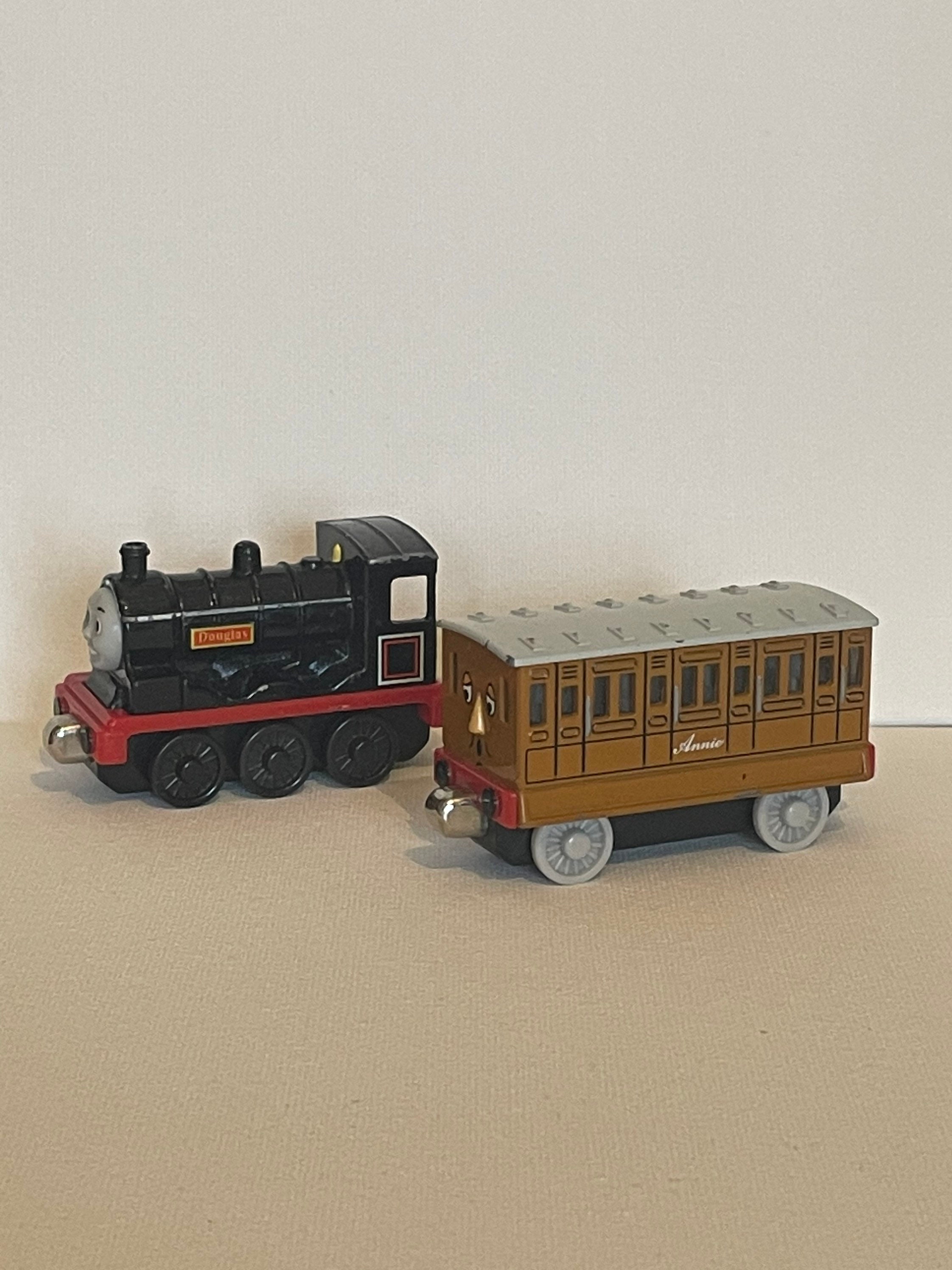 intern spel Humaan Vintage Thomas De Tank Motor Annie Douglas set van 2 wagon - Etsy België