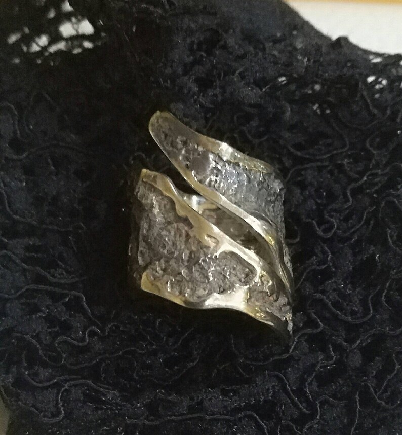 band silver unique ring,real silver 925000,exstra gift for women,a massive ring,beautiful ring Handmade oxidized silver ring made of lace