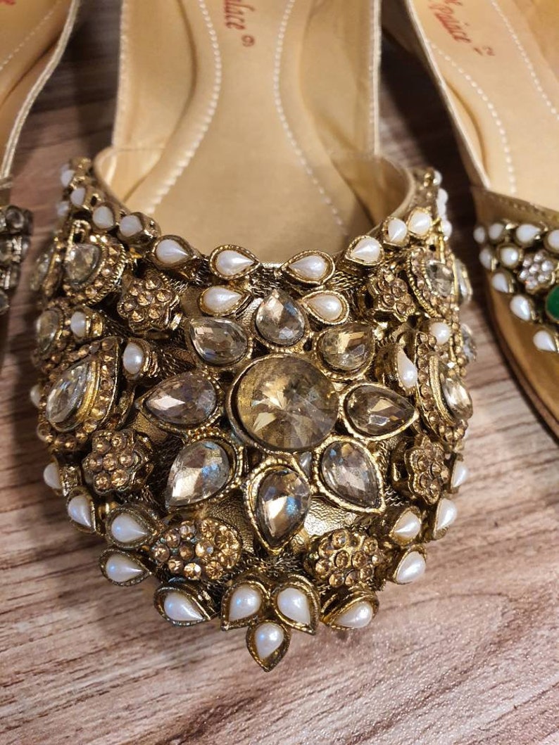 AURORA: Bridal Jutti Kundan khussa Indian sandals Gold khussa shoes Gold Wedding flat shoes Indian shoes Pakistani shoes Jutti image 5