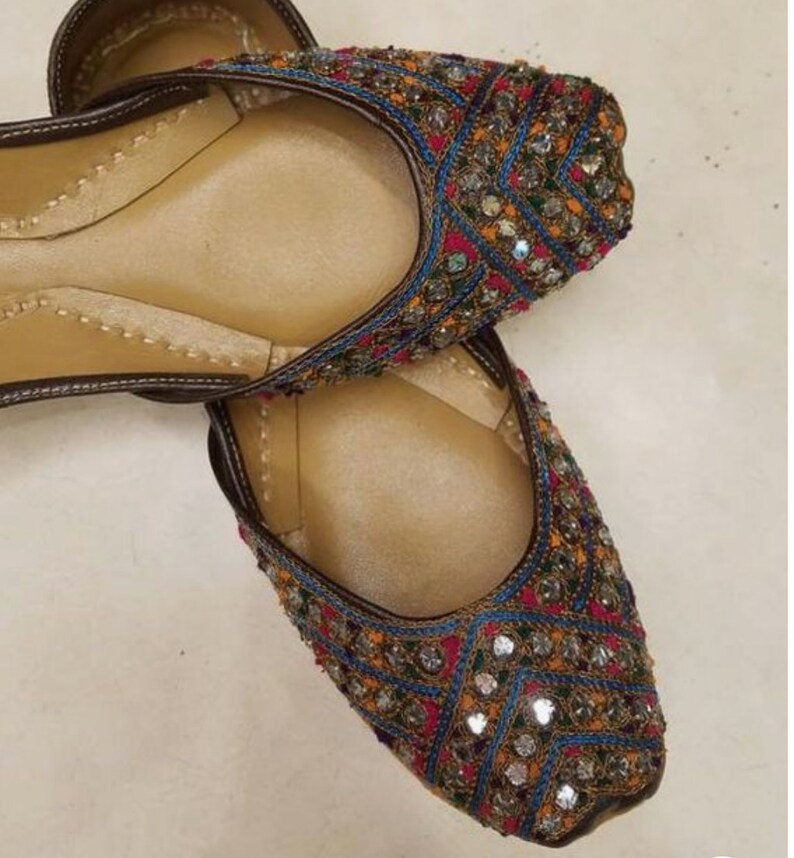 MIRAGE Womens Khussa Shoe Indian Bridal Jutti Ballet Pumps Bridal