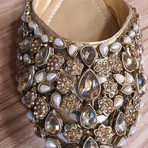 AURORA: Bridal Jutti Kundan khussa Indian sandals Gold khussa shoes Gold Wedding flat shoes Indian shoes Pakistani shoes Jutti image 1