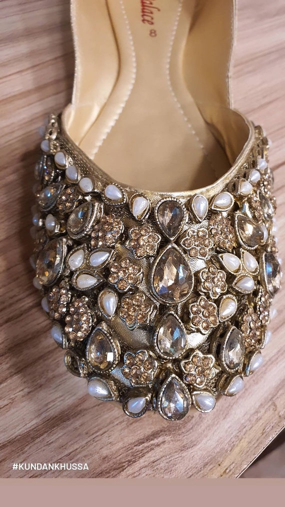 Buy Khussa, Gold and Pink Punjabi Jutti, Kundan, Rhinestone Pakistani Khussa,  Indian Shoes, Bridal, Wedding Shoes, Flat Women's Shoes. Online in India -  Etsy