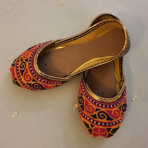 RAINBOW: Baby kids khussa Indian baby Shoes Kids punjabi juttis Pakistani kids kids jutti Toddler girl jutti baby girl khussa image 1