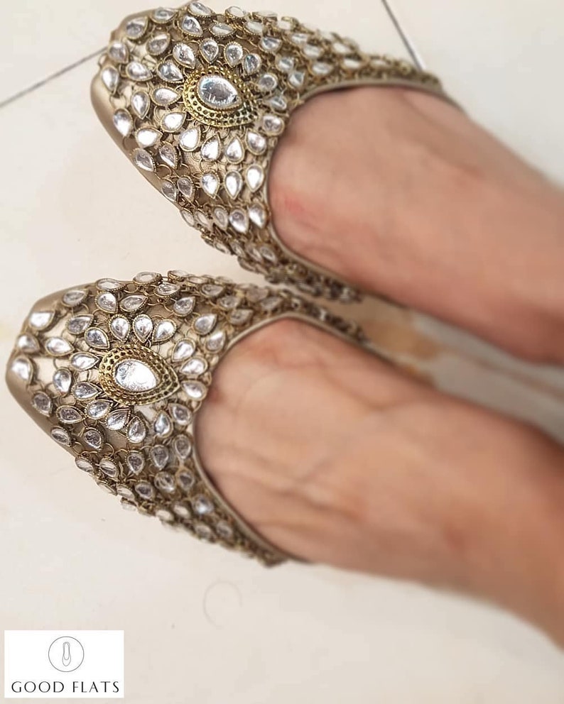 AURORA: Bridal Jutti Kundan khussa Indian sandals Gold khussa shoes Gold Wedding flat shoes Indian shoes Pakistani shoes Jutti image 2