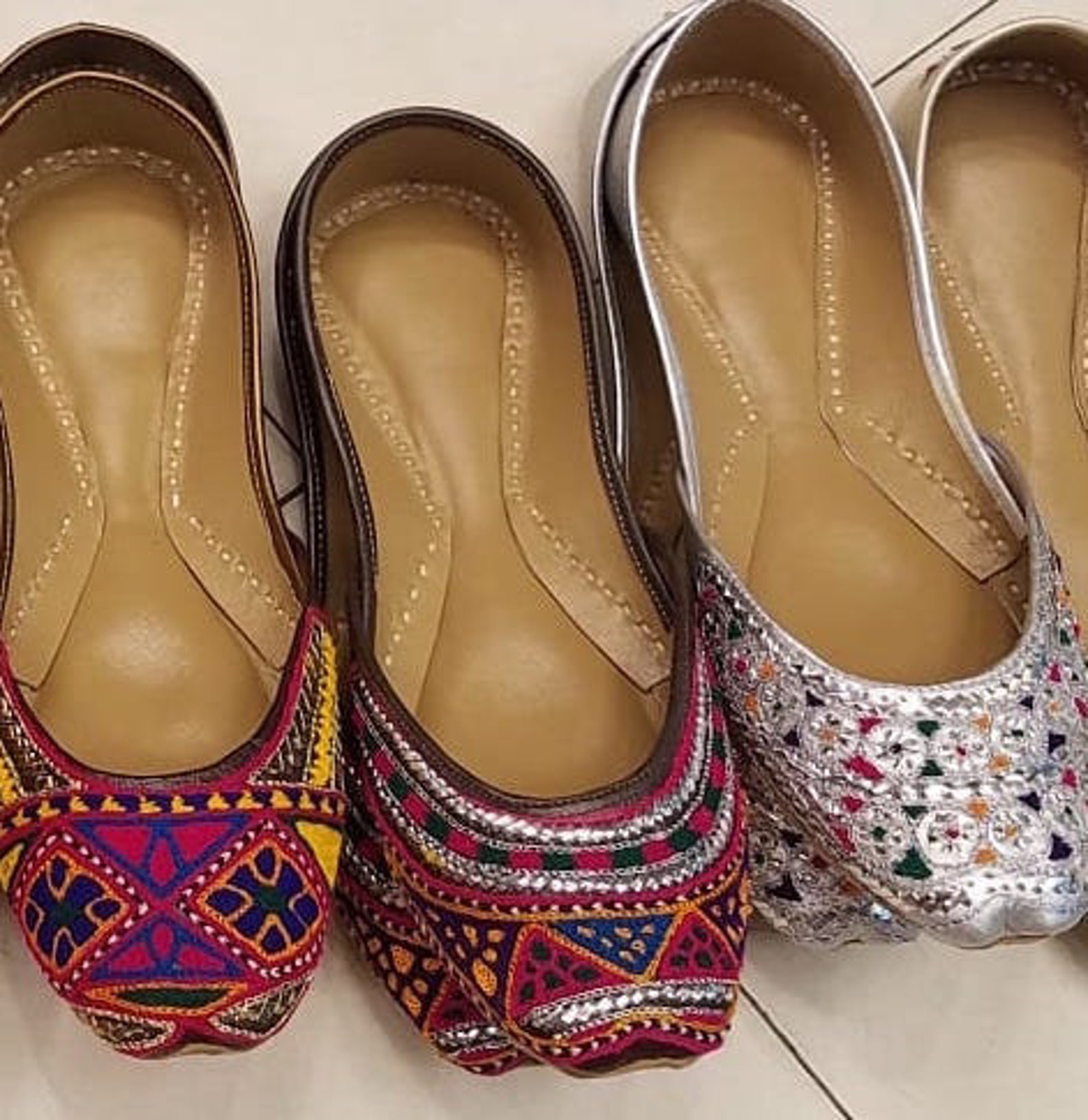 brown leather flat shoes | punjabi jutti for women | us size 9 wide | khussa shoes | slip-ons | ballet flat | indian shoes | pak