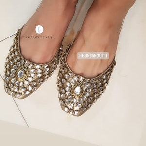 AURORA: Bridal Jutti Kundan khussa Indian sandals Gold khussa shoes Gold Wedding flat shoes Indian shoes Pakistani shoes Jutti image 7