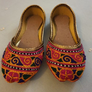 RAINBOW: Baby kids khussa Indian baby Shoes Kids punjabi juttis Pakistani kids kids jutti Toddler girl jutti baby girl khussa image 2