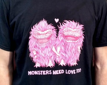 Les monstres ont besoin d’amour aussi T-shirt Les créatures inspirées, les filles monstres des années 80 et 90 et les amateurs de films d’horreur. Tee mignon effrayant
