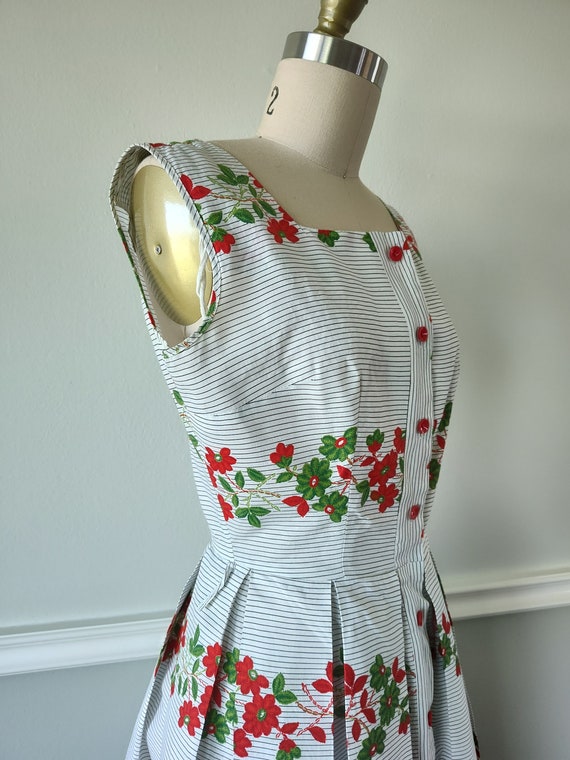 1960s Novelty Print Cotton Sleeveless Day Dress |… - image 4