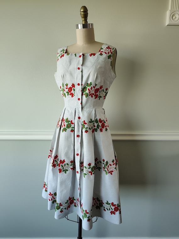 1960s Novelty Print Cotton Sleeveless Day Dress |… - image 2