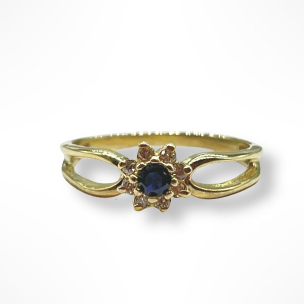 14k Gold Princess Diana Inspired Sapphire Ring with Diamonds - Size 3.25