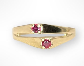 14k Gold Vintage Asymmetrical Ruby Cathedral Ring - Size 6.25