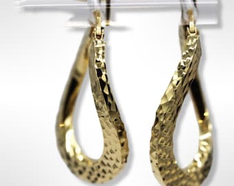 Aros de oro amarillo de 18 quilates con corte de diamante y cierre de seguridad, hechos en Italia.
