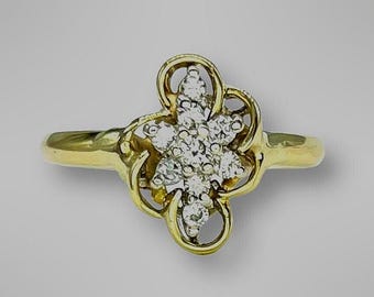 14k Gold Vintage Flower Design Diamond Ring Size 6.25