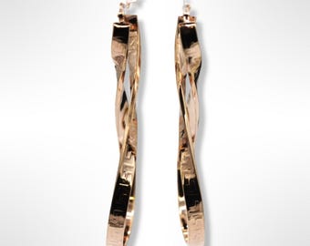 Pendientes colgantes con forma de llave griega de oro rosa de 14 quilates, hechos en Italia.