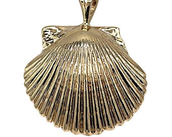 Colgante de concha de almeja de oro amarillo de 14 quilates