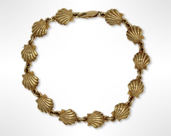 14K Gold Nautical Seashell Bracelet (7 inches)