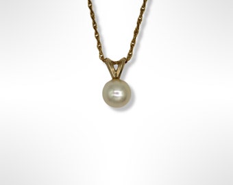 14K Gold Solitaire Pearl Pendant Necklace (18 inches)