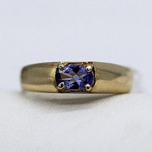 Anillo ovalado de tanzanita de oro de 14 quilates (Talla 6.5) imagen 2