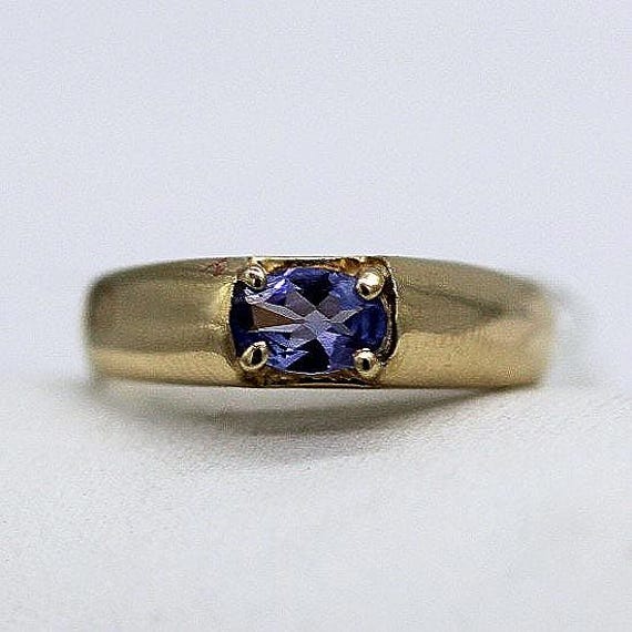 14K Gold Sideways Oval Tanzanite Ring (Size 6.5)