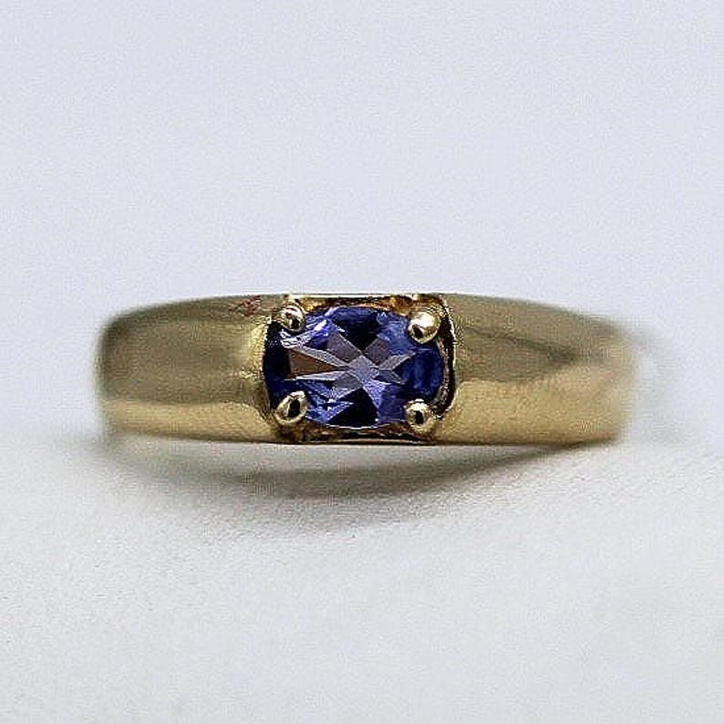 Anillo ovalado de tanzanita de oro de 14 quilates (Talla 6.5) imagen 2