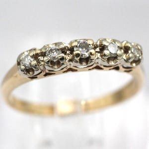 14k Yellow Gold Diamond Adorned Wedding Band Size 6