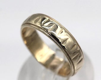 14k Gold Cushion Texture Bordered Wedding Band Size 10