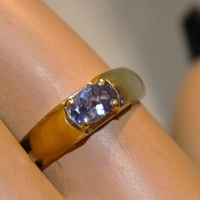 Anillo ovalado de tanzanita de oro de 14 quilates (Talla 6.5) imagen 7