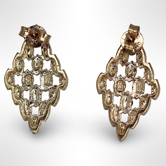 14K Yellow Gold Diamond Cut Rhombus Stud Earrings View 4