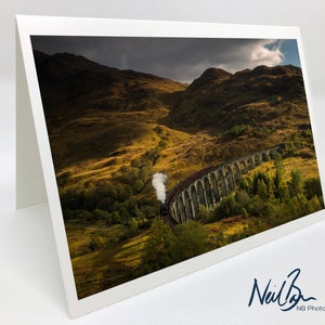 Le train jacobite traversant le viaduc de Glenfinnan - Écosse Carte de vœux du photographe paysagiste écossais Neil Barr - Intérieur vierge