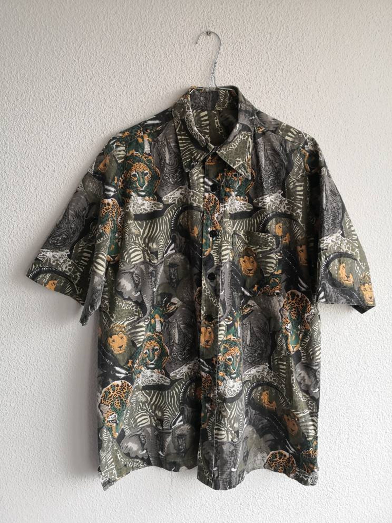 Vintage shirt with Jungle print L | Etsy