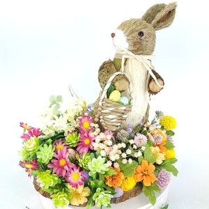Easter Bunny Floral Arrangement on Wood Slice, Spring Flower Sisal Bunny Rabbit Centerpiece, Rustic Country Easter Floral Tabletop Decor