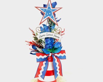 Patriotic Floral Centerpiece: Farmhouse Americana Table Decor