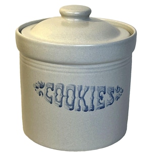 Pfaltzgraff Yorktowne Cookie Jar Canister With Lid 1 1/3 Quart USA Vintage #508