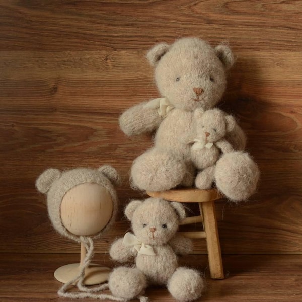 Conjunto de osito de punto beige y blanco para recién nacido con 3 ositos de peluche, juego de accesorios para fotografía de recién nacidos, gorro de oso de angora tejido