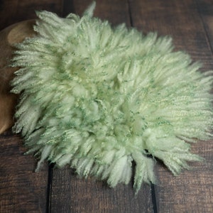 Green Newborn photo props, round basket stuffer, felted wool blanket, mint green fluffy flokati, baby photography curly layer