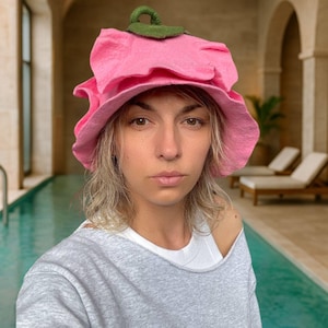 Felt Flower Sauna Hat for Women – Handmade Pink Bell Hat with Green Leaf, Funny Spa Gift