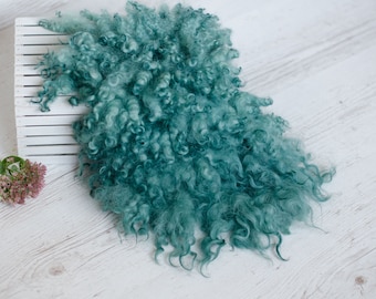 Newborn photography prop, curly wool layer, baby photo prop, felted basket filler, newborn flokati