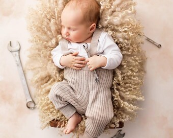 Beige Wool basket stuffer for newborn baby photo prop, felted layer, curly round blanket, studio photography