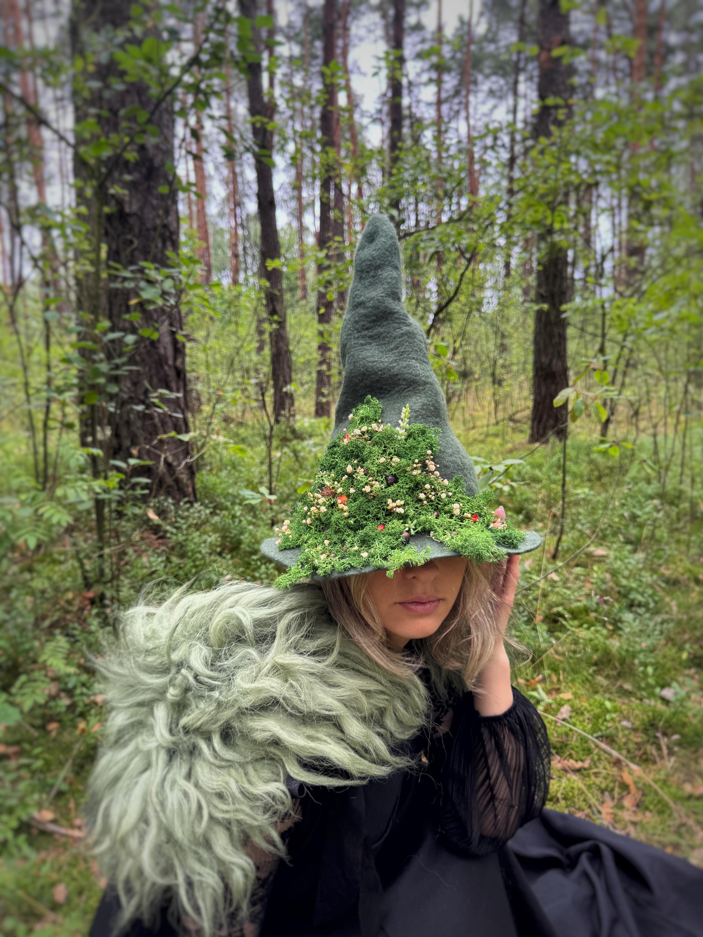 緑の森の魔女帽子 - 苔付きドルイドコスチューム - 手作りファンタジー